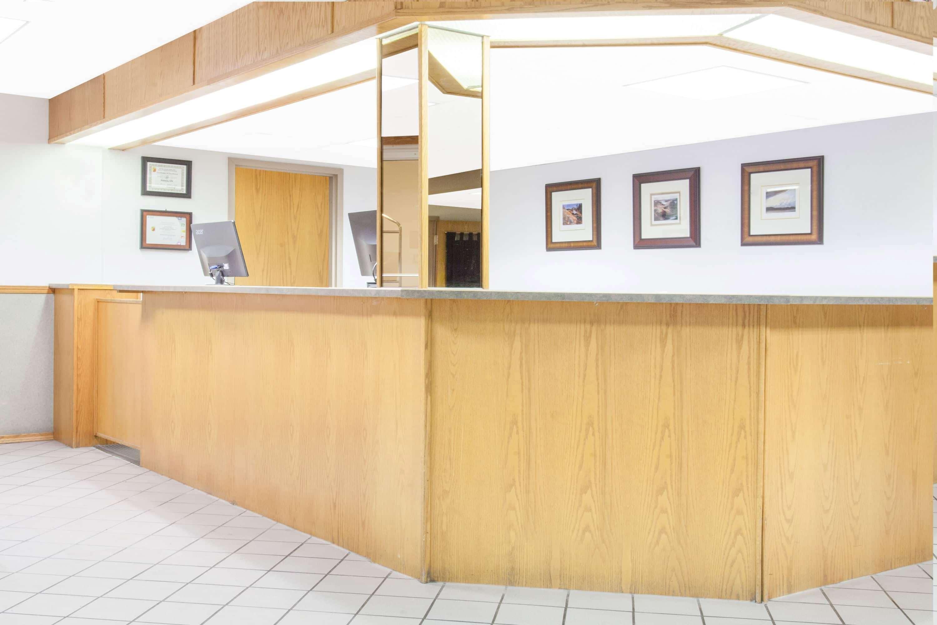 Hotel Super 8 By Wyndham Kenora Exterior foto