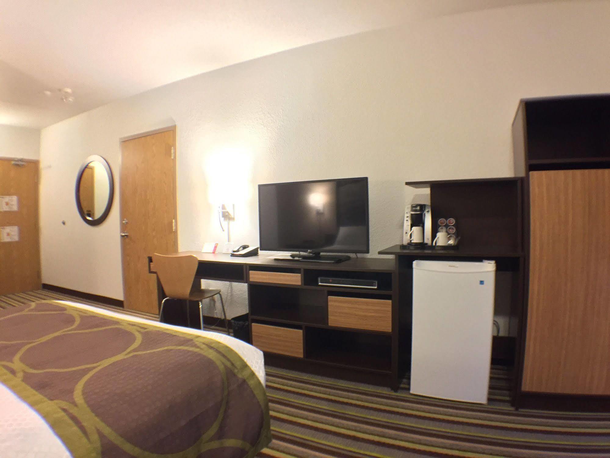 Hotel Super 8 By Wyndham Kenora Exterior foto
